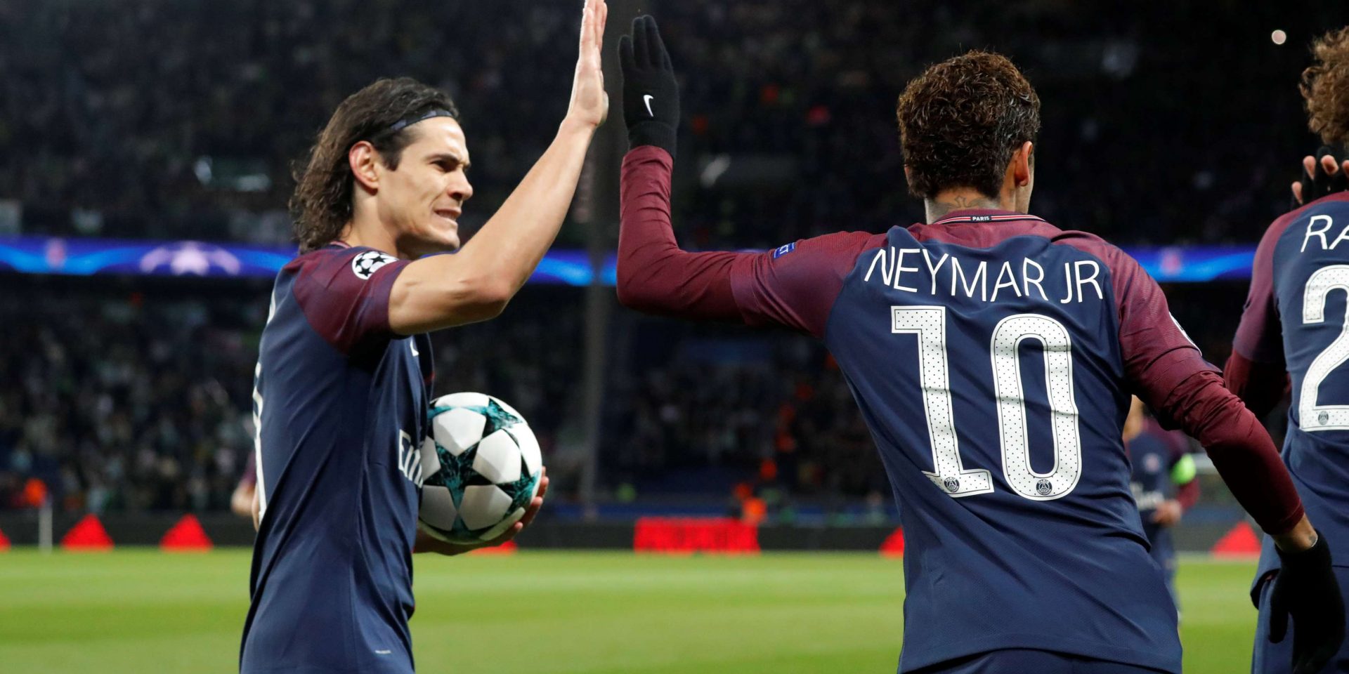 Soccer Football - Champions League - Paris St Germain vs Celtic - Parc des Princes, Paris, France - November 22, 2017   Paris Saint-Germain?s Neymar celebrates scoring their first goal with Edinson Cavani    REUTERS/Charles Platiau