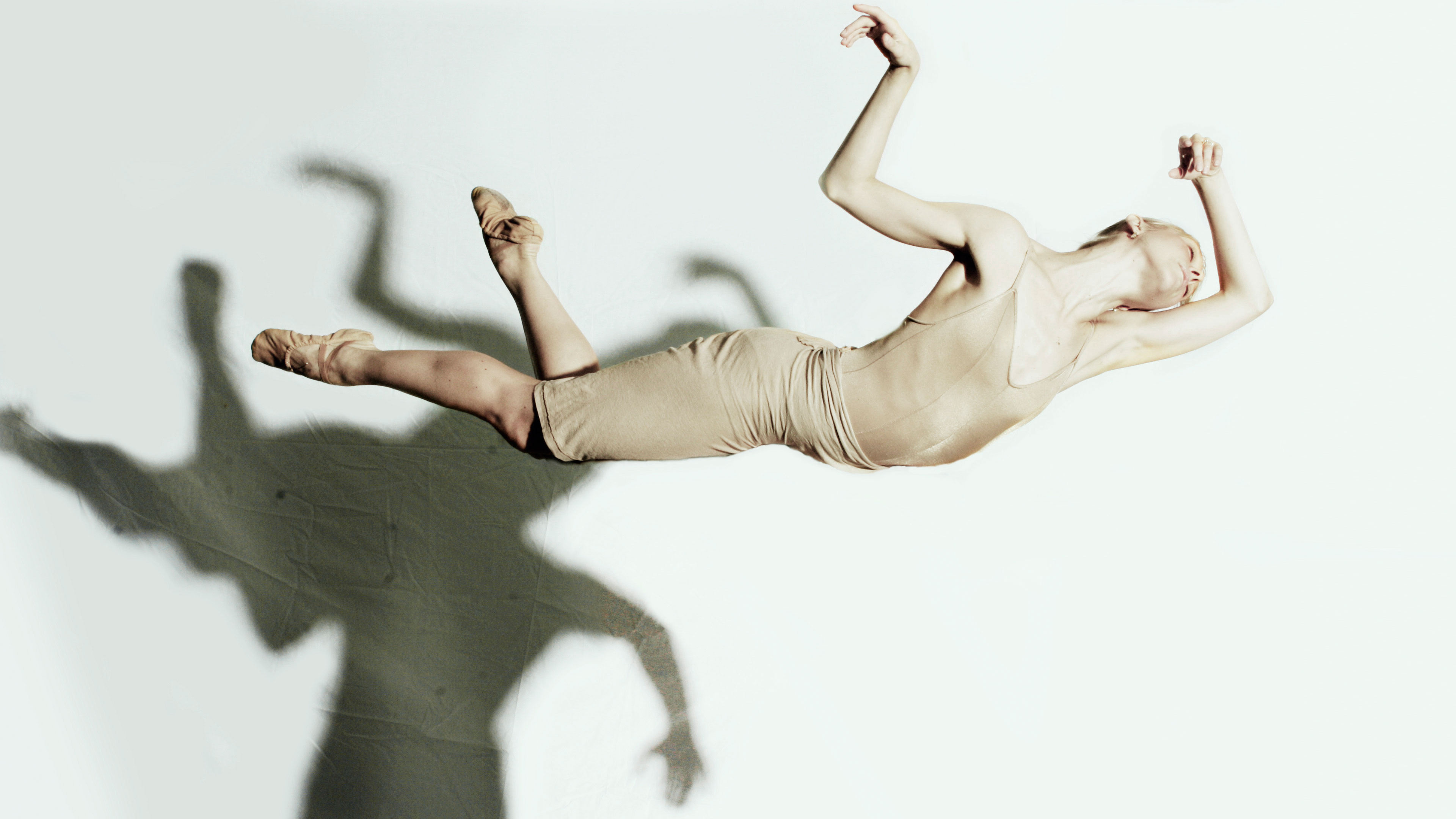 деление людей. Fractions in life. Rectangle divided into 8 pieces. Divide into groups. Divided in two.